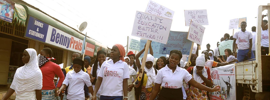 Unge demonstrerer for bedre uddannelse i Ghana