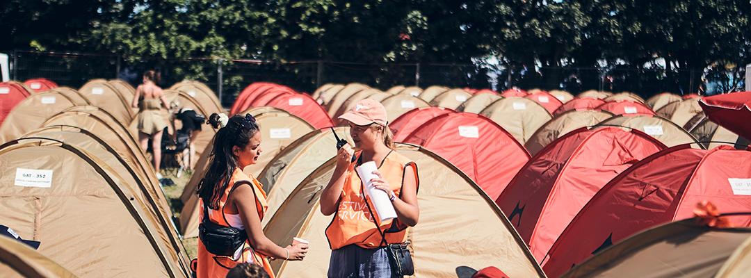 Frivillige fra Mellemfolkeligt Samvirke til Roskilde Festival